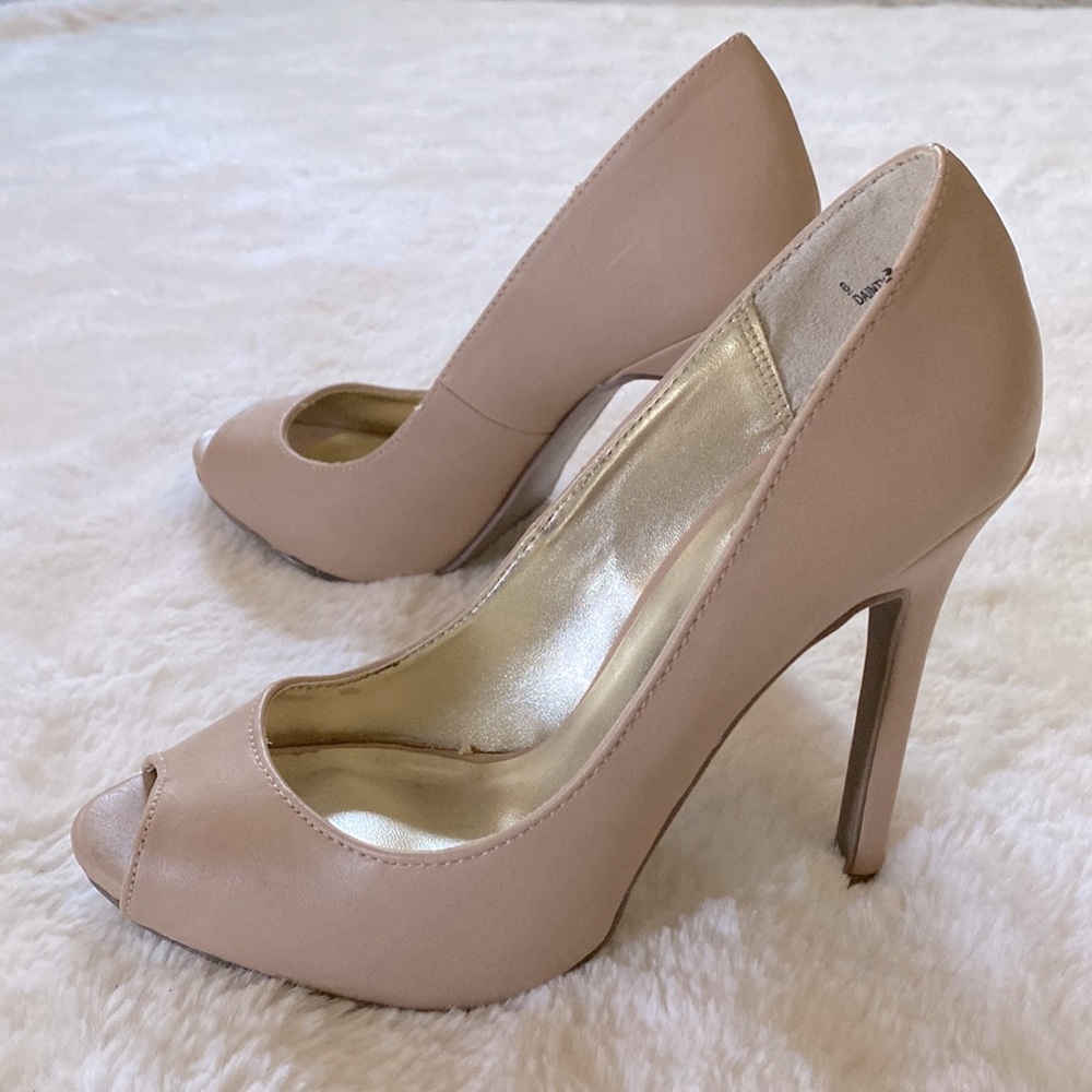 Classic nude heels